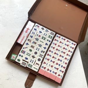 Chinese Mahjong Game Set with Traveling Case